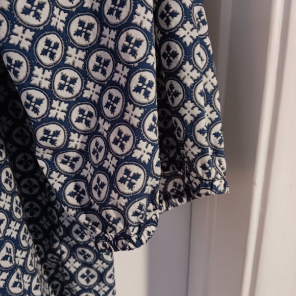 JOE FRESH WOMEN'S NAVY PRINT LARGE PEASANT TOP - Picture 3 of 4